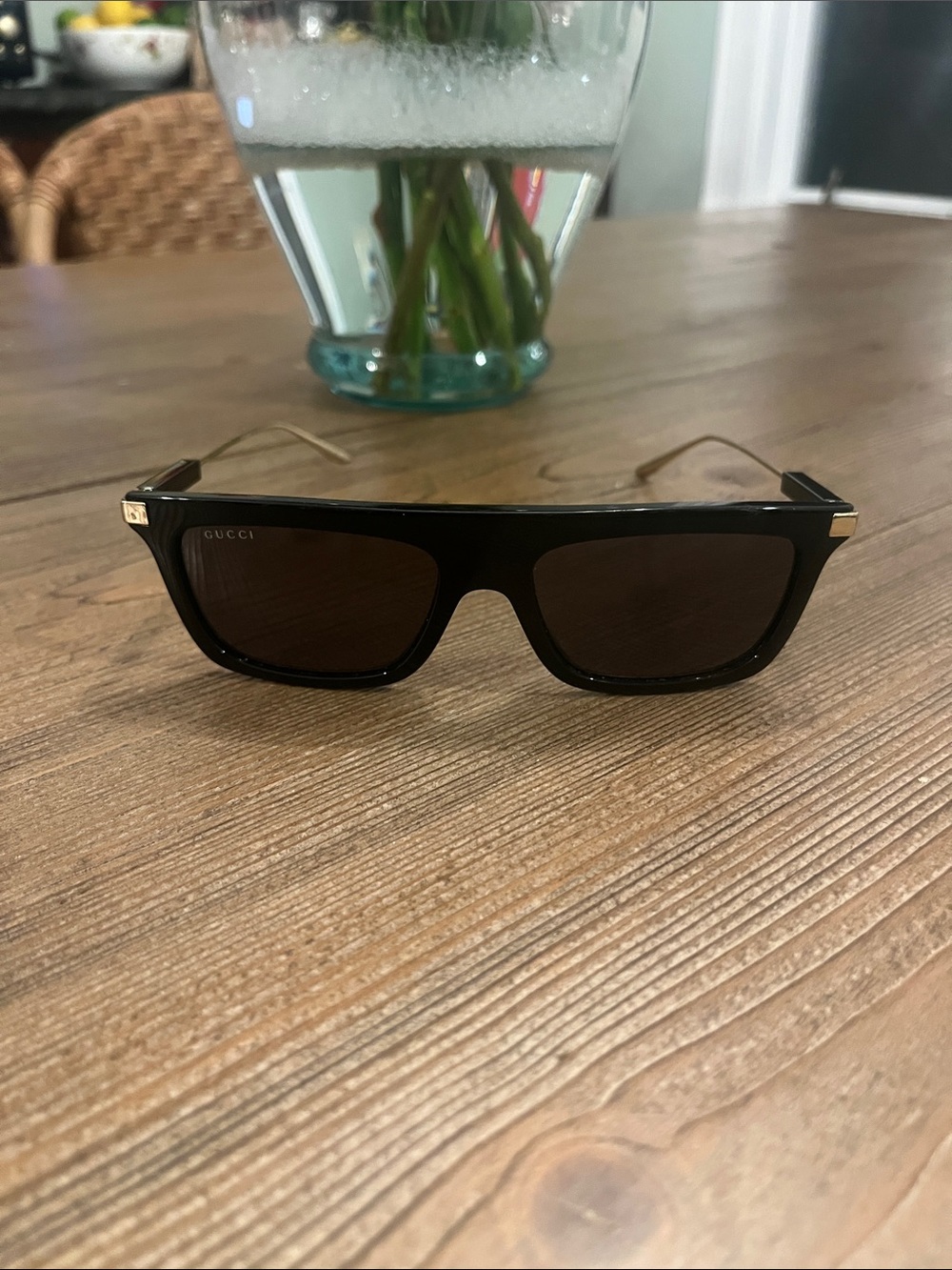 Gucci unisex sunglasses black square frame with gold accent hardware